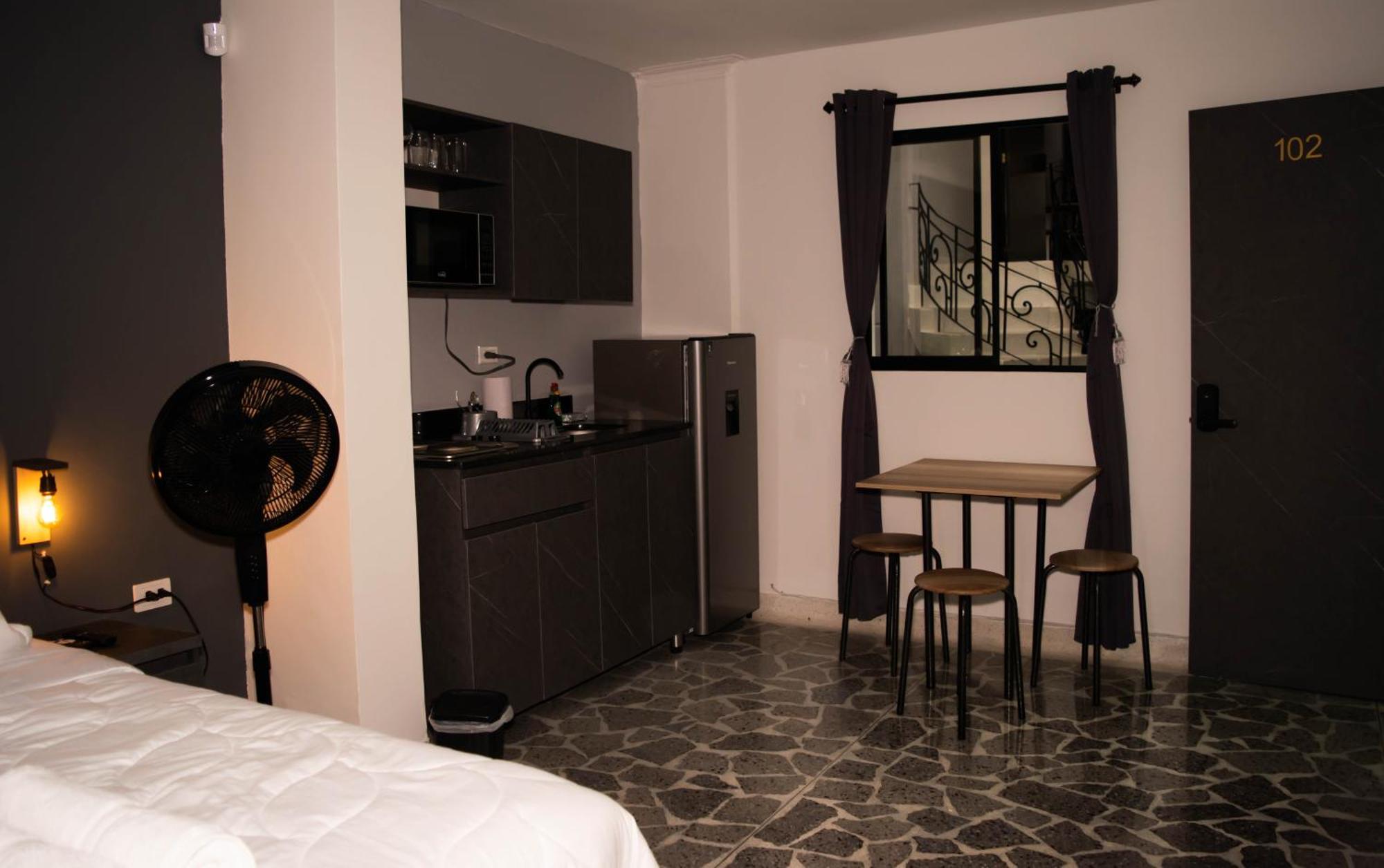 Apartamento 102 En Laureles Cerca Al Estadio Y La 70